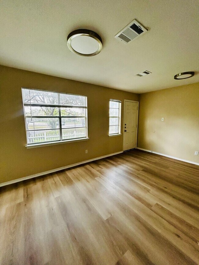 Building Photo - 1841 River Crossing Cir