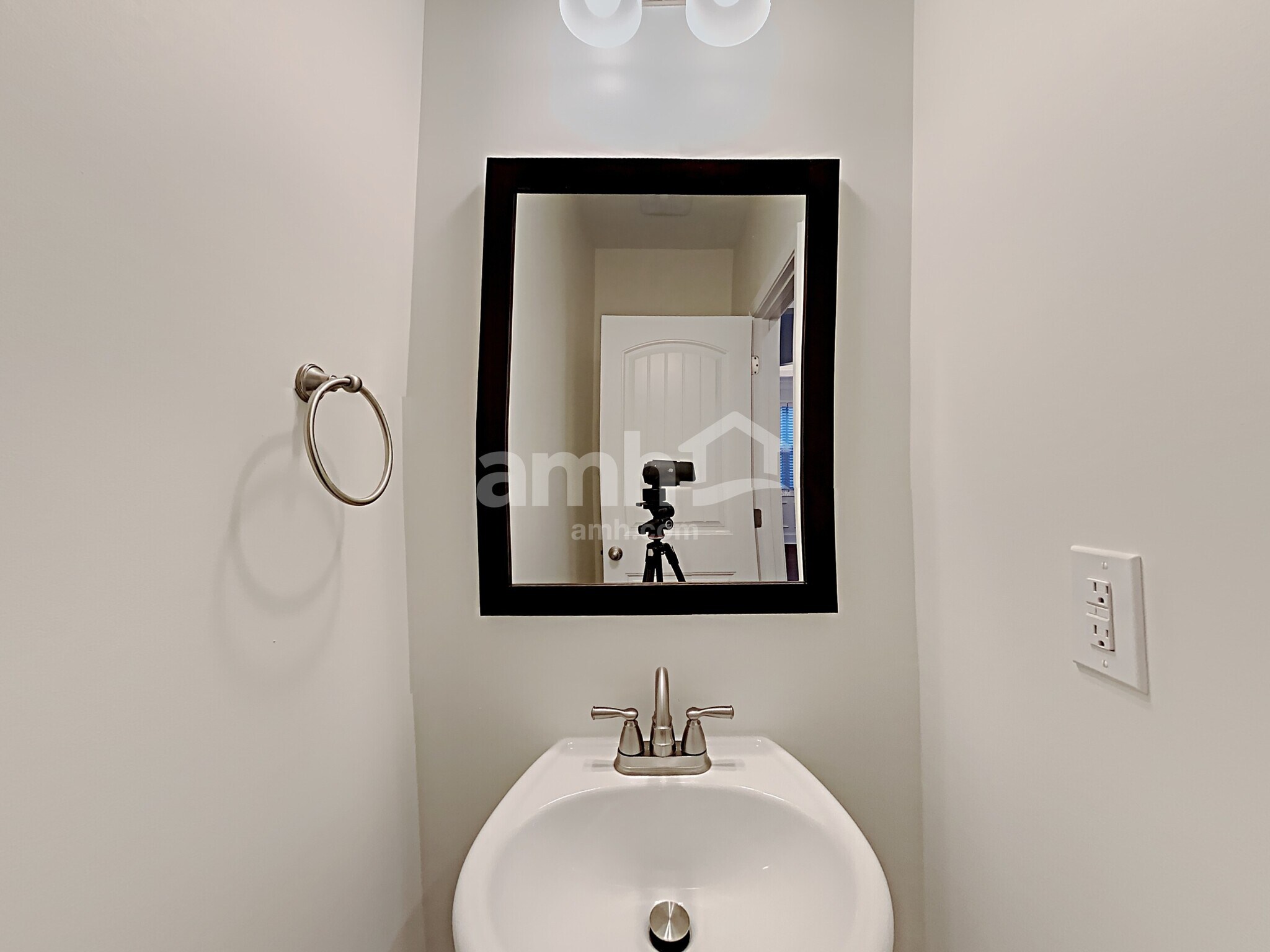 Building Photo - 213 Orchard Trail