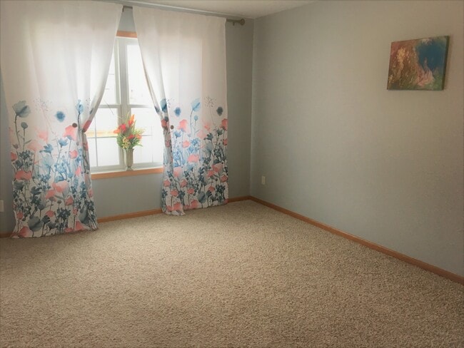 Building Photo - 5306 Meadowlark Ln