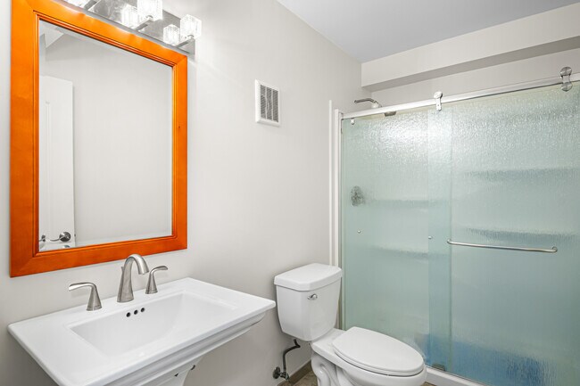 Building Photo - 629 Derry Ct