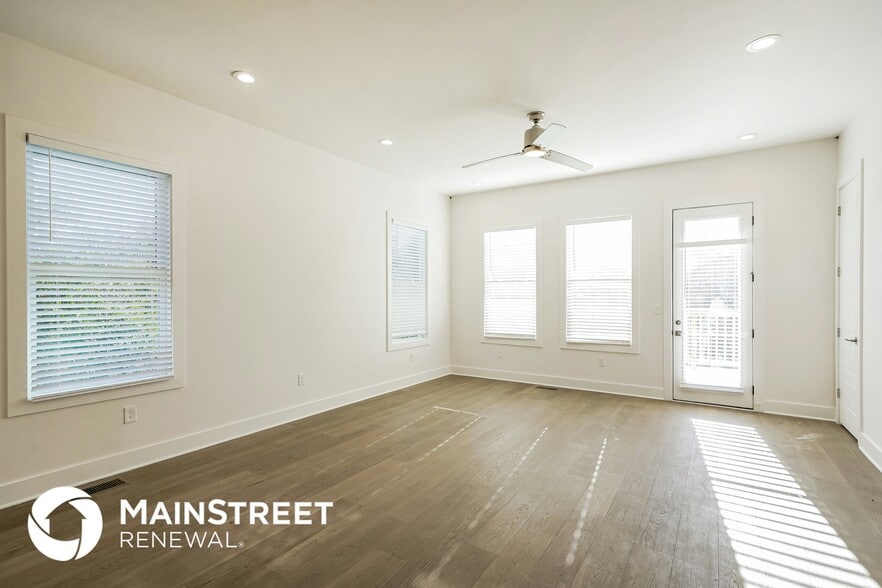 Building Photo - 922 Crescent Hill Rd