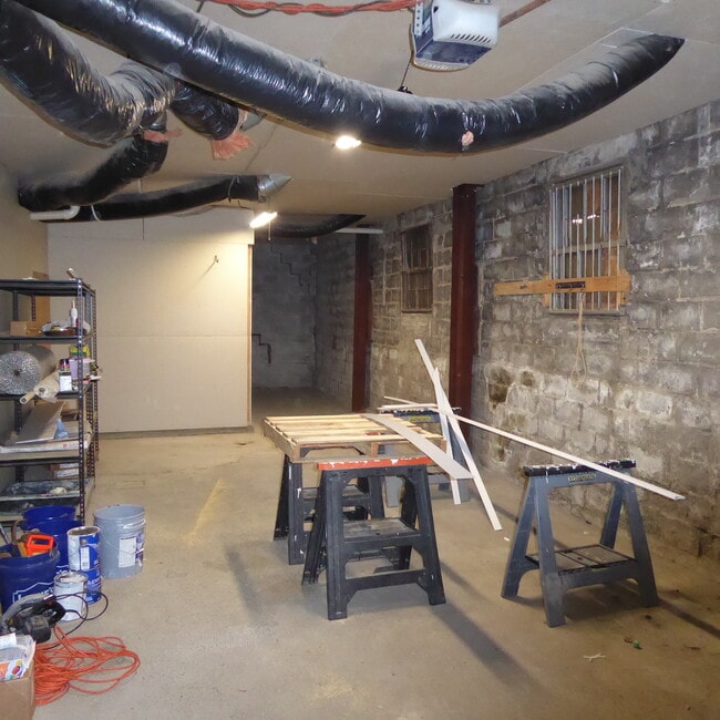 Building Photo - 44 Broadway