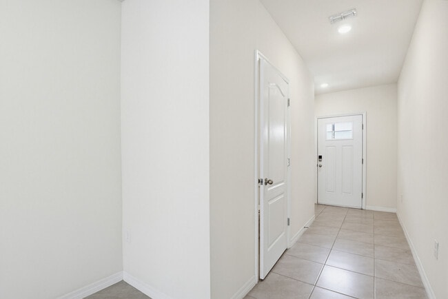 Building Photo - 64 Bella Oaks Dr