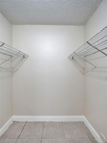 Building Photo - 10773 Cleary Blvd