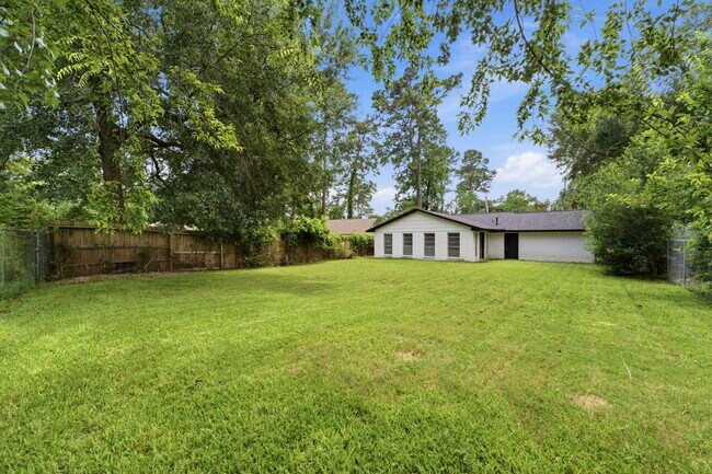 Building Photo - 3507 Lake Ridge Bend