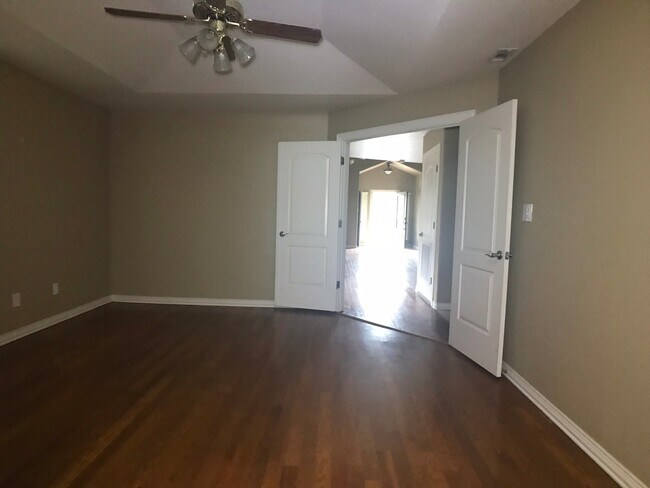 Building Photo - 3Bed/2Bath In Cimarron now Available!