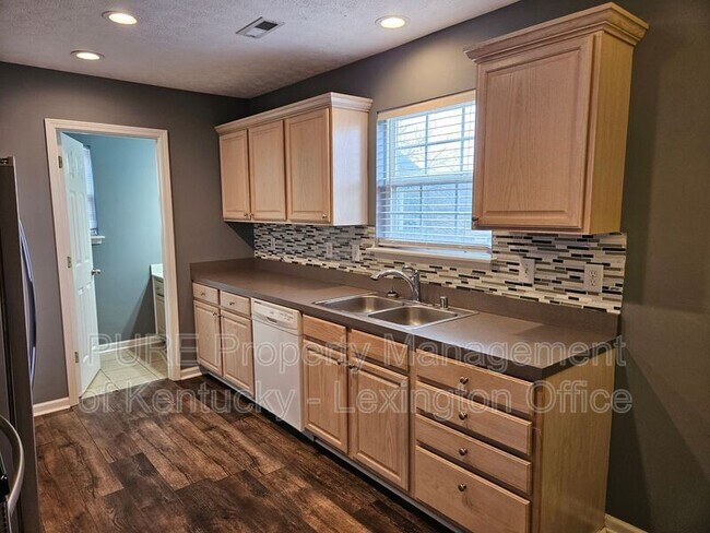 Building Photo - 353 Lucille Dr