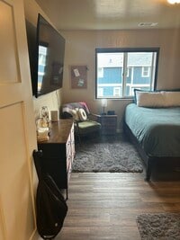 Building Photo - 304 Ponderosa Ct