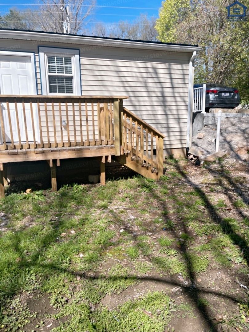 Building Photo - 107 Walker St