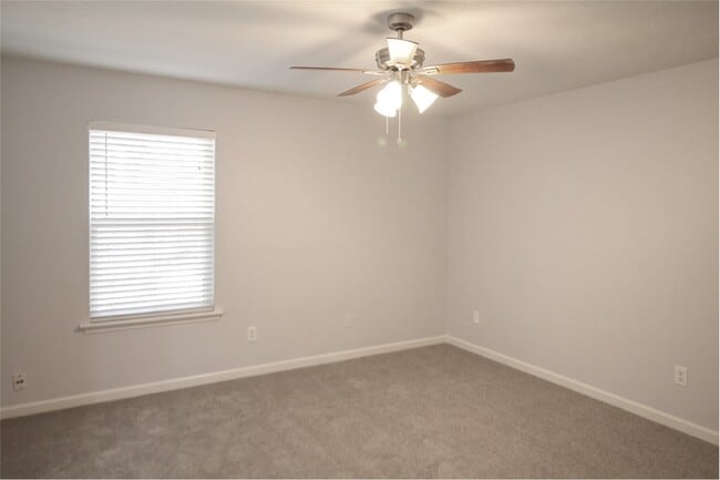 Building Photo - 28 E Brookberry Ct