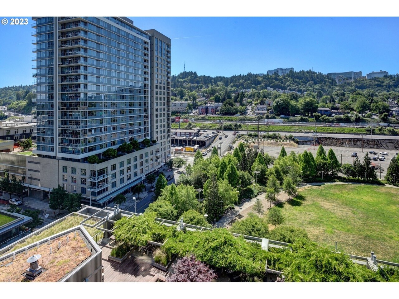 Building Photo - 3601 sw river parkway