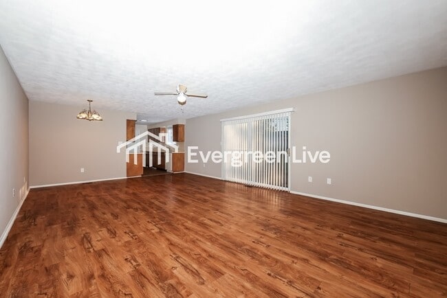 Building Photo - 755 Ellsworth Dr