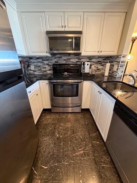 Building Photo - 10 Museum Way