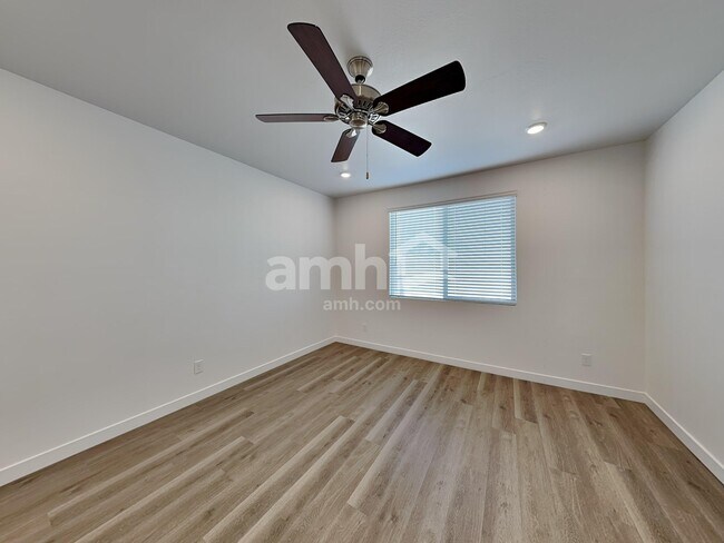 Building Photo - 20177 W Thomas Rd