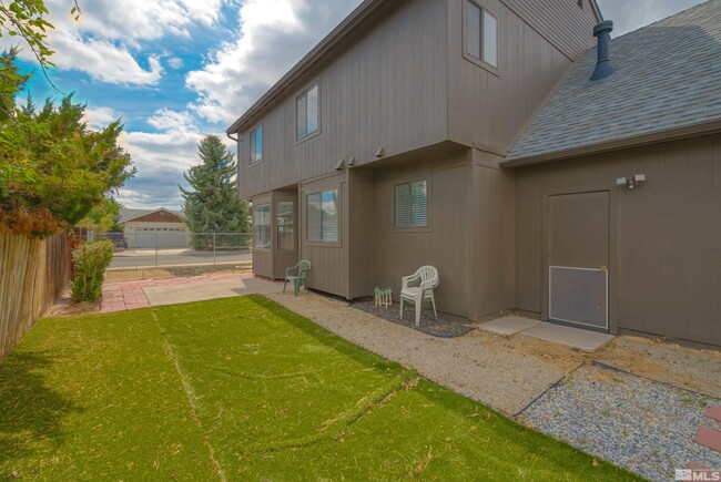 Building Photo - 2977 Pinebrook Dr