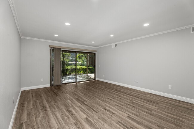 Building Photo - 31461 E Nine Dr
