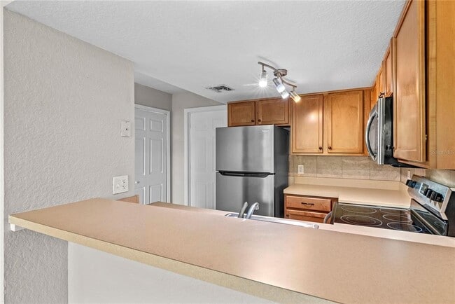 Building Photo - 210 N East St