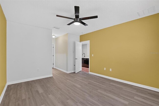 Building Photo - 16441 Treasure Point Dr