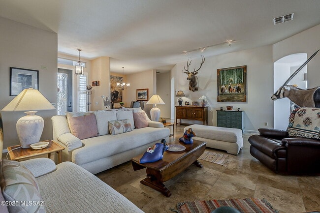 Building Photo - 65473 E Rose Ridge Dr