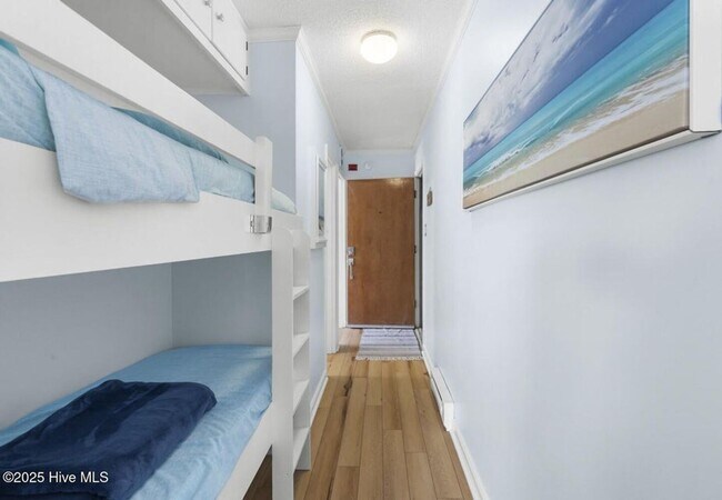 Building Photo - Fully Furnished Condo Available Short Term