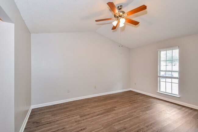 Building Photo - 6845 Dunbarton Dr