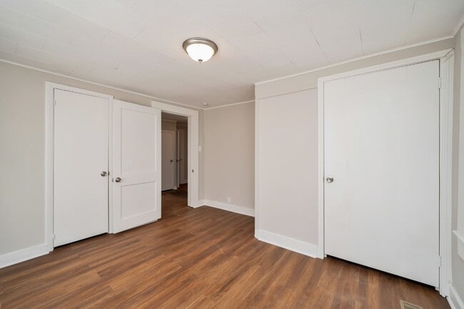 Building Photo - Super Cute Super Clean Priced to move fast!!!