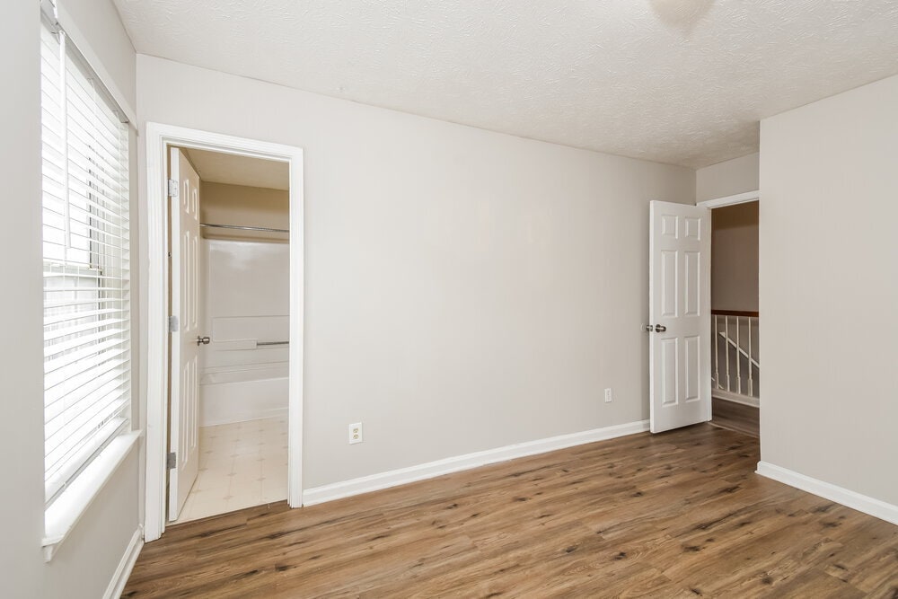 Building Photo - 1683 Barrington Overlook