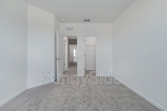 Building Photo - 2939 Maloof Dr