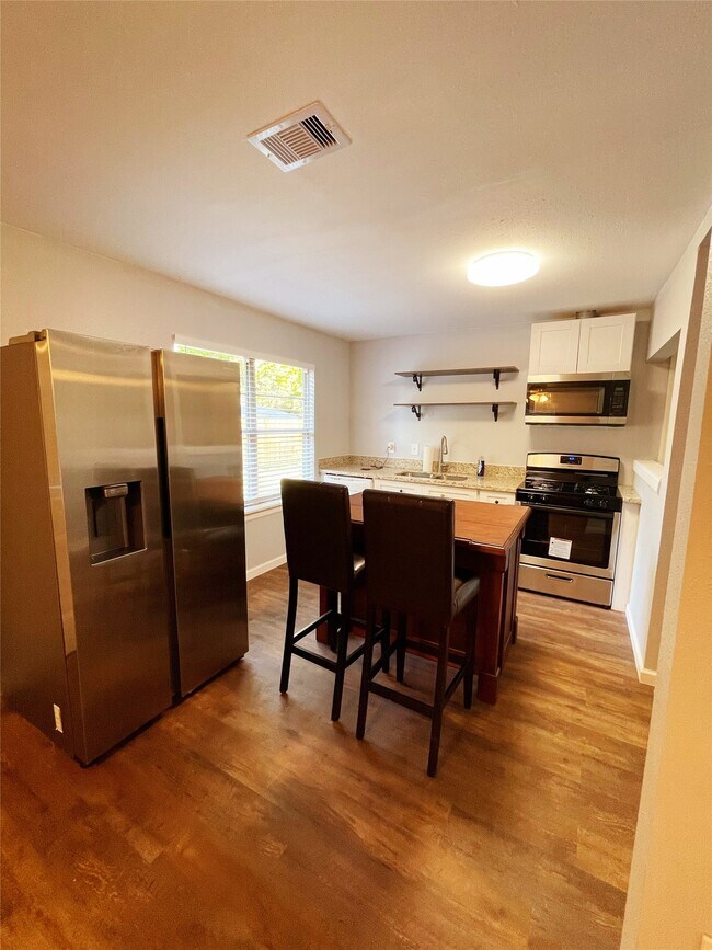 Building Photo - 3627 Keeland St