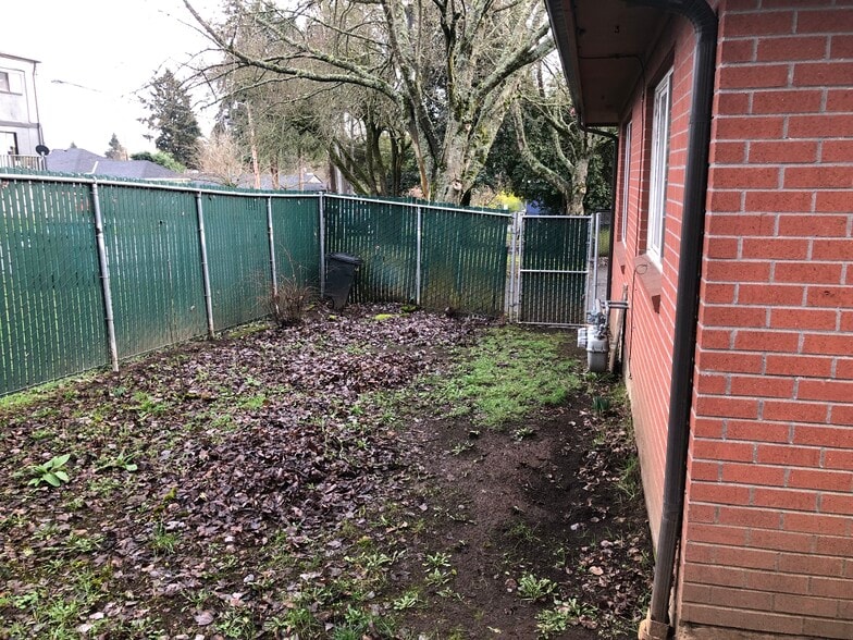 Building Photo - 1420 Z St