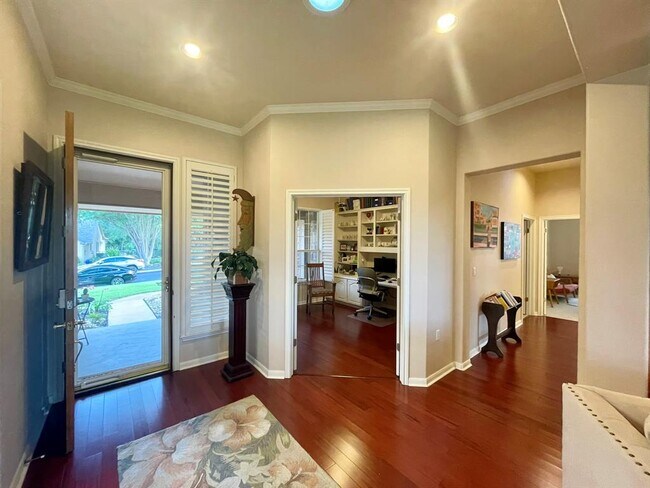 Building Photo - 107 Yaupon Ln