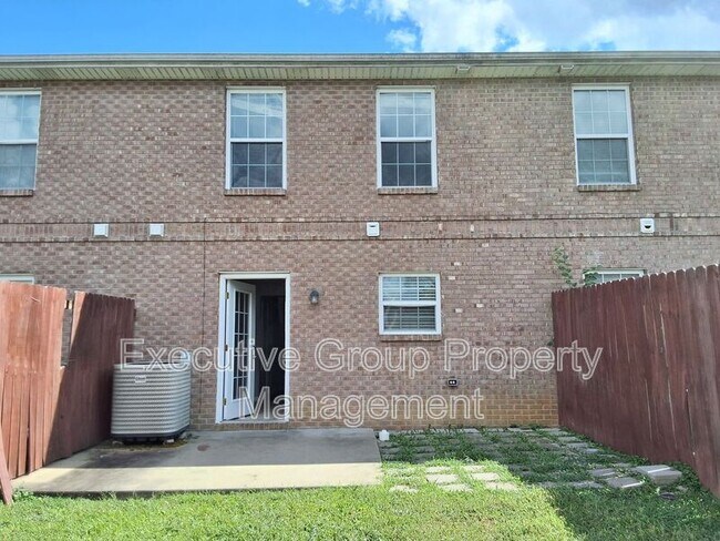 Building Photo - 445 W Vine St