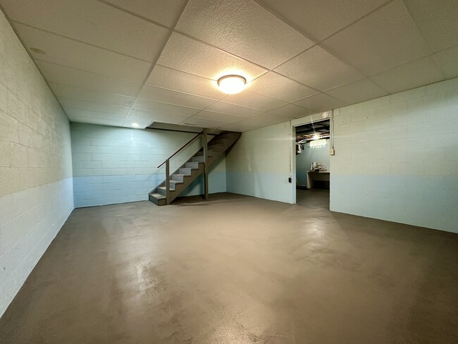 Building Photo - 5640 Tilly Rd