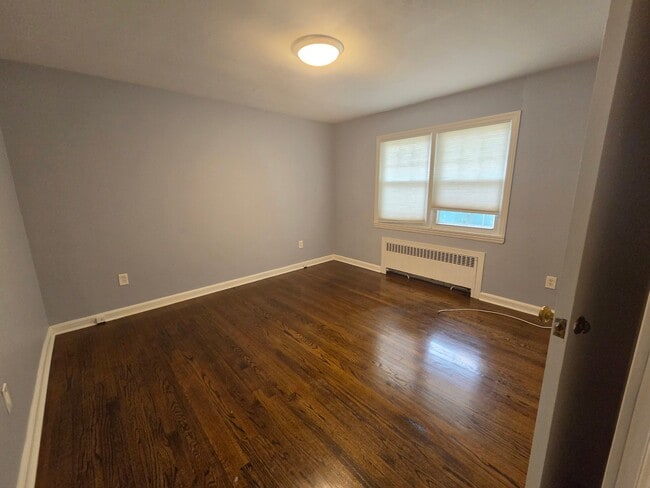 Building Photo - 116 Greenlawn Ave