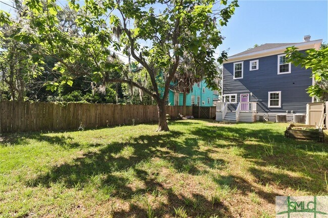 Building Photo - 608 W 37th St