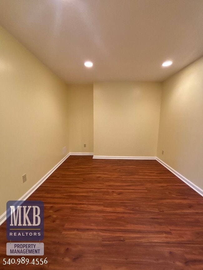 Building Photo - 6423 Westshire Ct