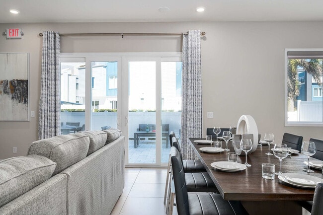 Building Photo - 7770 Sandy Ridge Dr