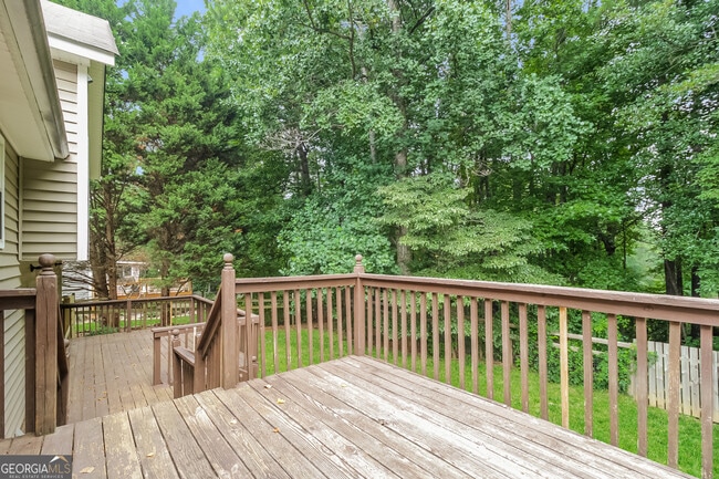 Building Photo - 101 King Alfred Ct