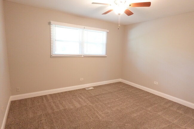 Building Photo - 3136 Olive Rd