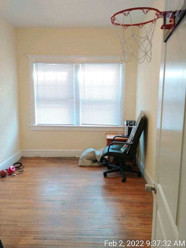 Building Photo - GORDON AVE HEART OF UVA 6 BR, 2 Bath Leasi...