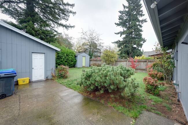 Building Photo - 3 bedroom SE Portland Home.