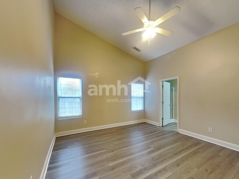 Building Photo - 785 Mount Royal Cv