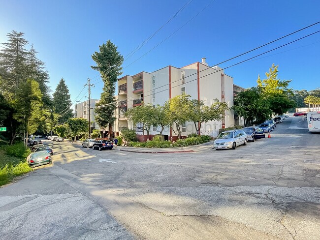 Building Photo - 250 Whitmore St