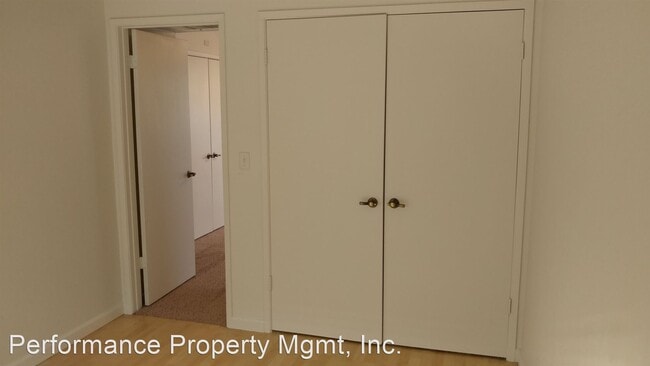 Building Photo - 3 br, 1 bath House - 76 W. Sierra Ave #108