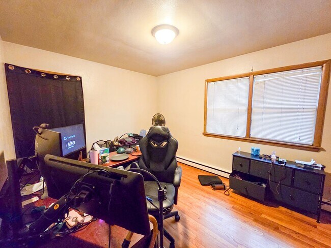 Primary Photo - 913 High St