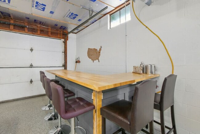 Building Photo - 3576 Portage Point Blvd