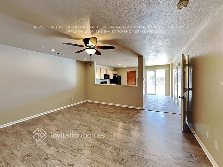 Building Photo - 838 Willow Dr