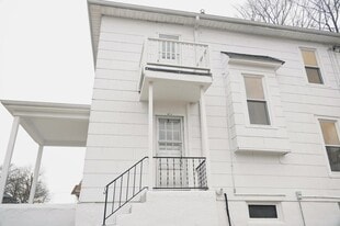 Building Photo - 1513 Bouchelle Ave