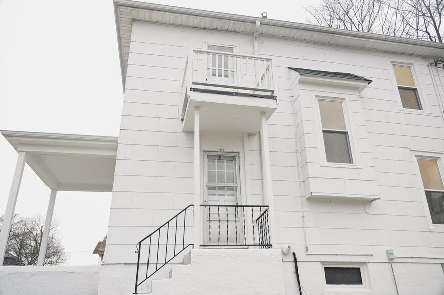 Building Photo - 1513 Bouchelle Ave
