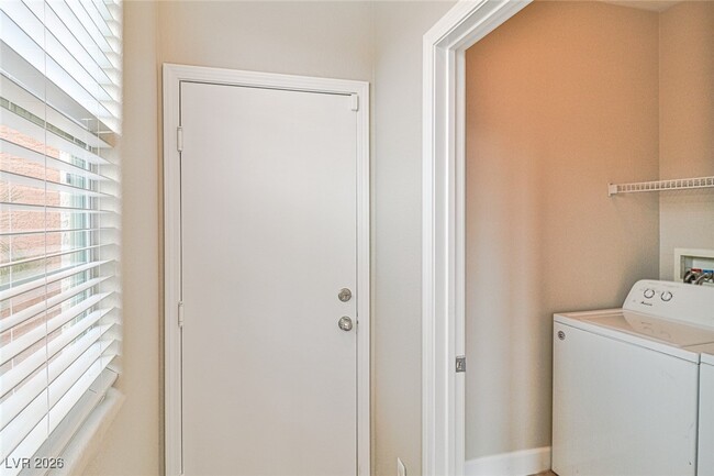 Building Photo - 2387 Brunswick Bay St